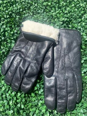 Vintage 60s 70s black leather ultra soft genuine fur lined driving gloves